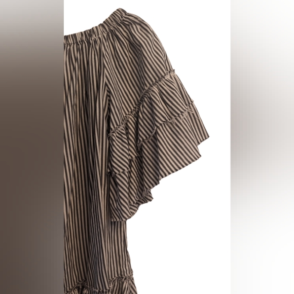 EUC ZARA Woman Premium grey/white striped tiered ruffle hems off shoulder mini - Picture 12 of 13